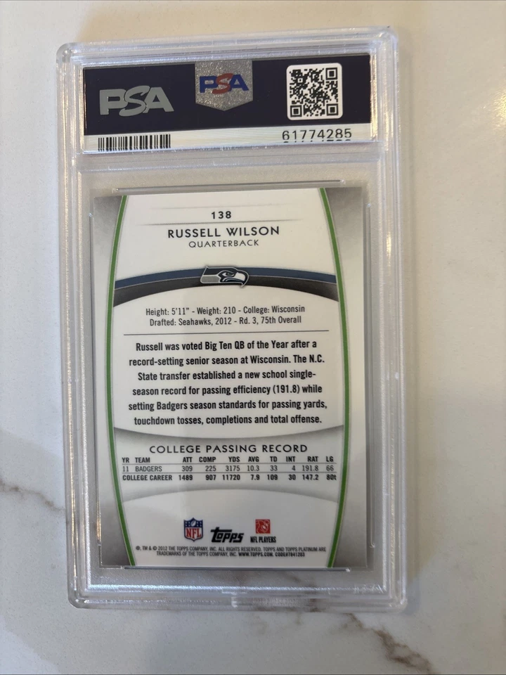 Topps Platinum Russell Wilson Xfractor # 138 2012 RC PSA 10 Foto 2 de 2