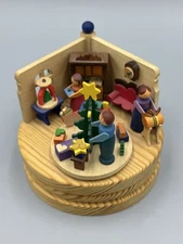 Vintage ERZGEBIRGE Graupner CHRISTMAS TREE Wood MUSIC BOX Germany SILENT NIGHT