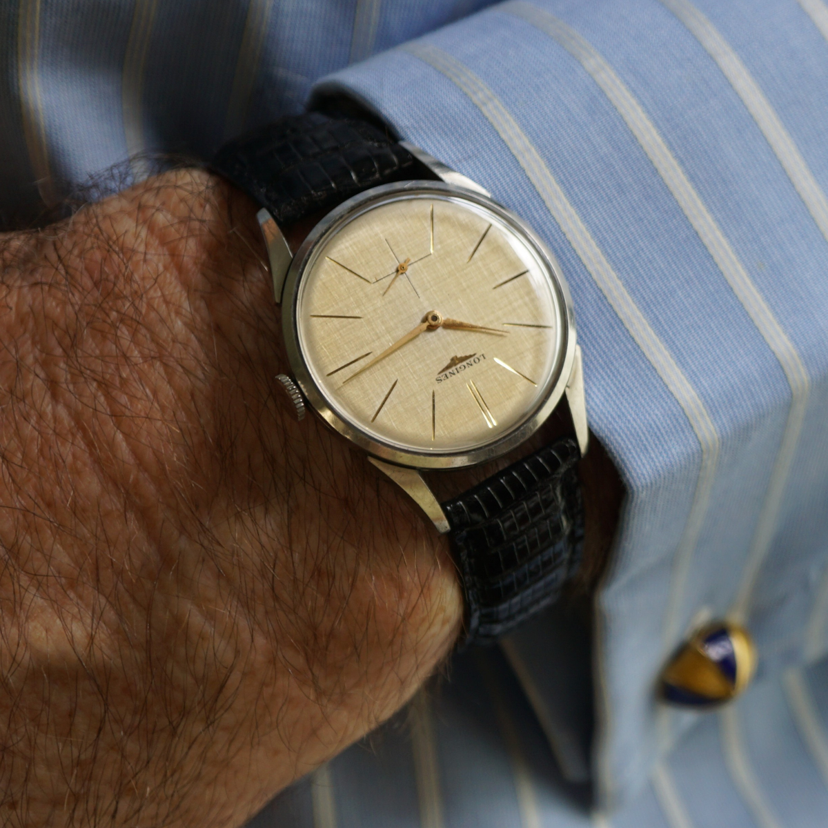 Longines Vintage Ref. 7111-2 Linen Dial Steel 35mm Manual Wind