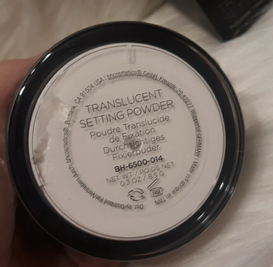 BH Cosmetics Translucent Setting Powder compact - Image 3 of 4