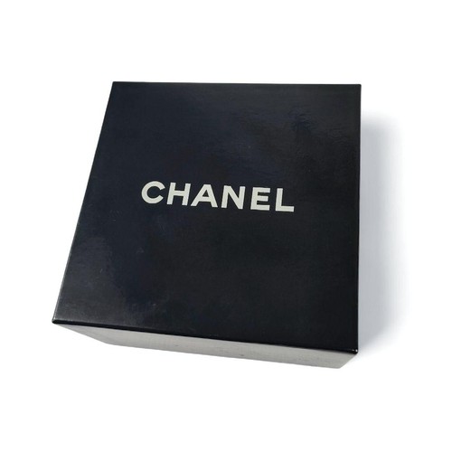 Broche prendedor Chanel vintage camelia negro Francia joyería usada - Imagen 7 de 10