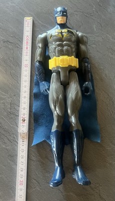 Mattel DC Comics Batman Actionfigur 30 cm (12 Zoll) mit Umhang - CDM63 2014