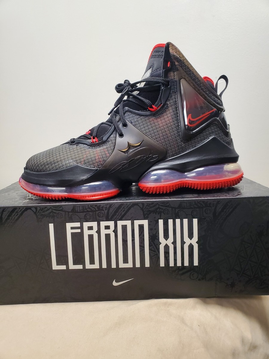 Nike lebron 19 Bred black and red men display picture 3