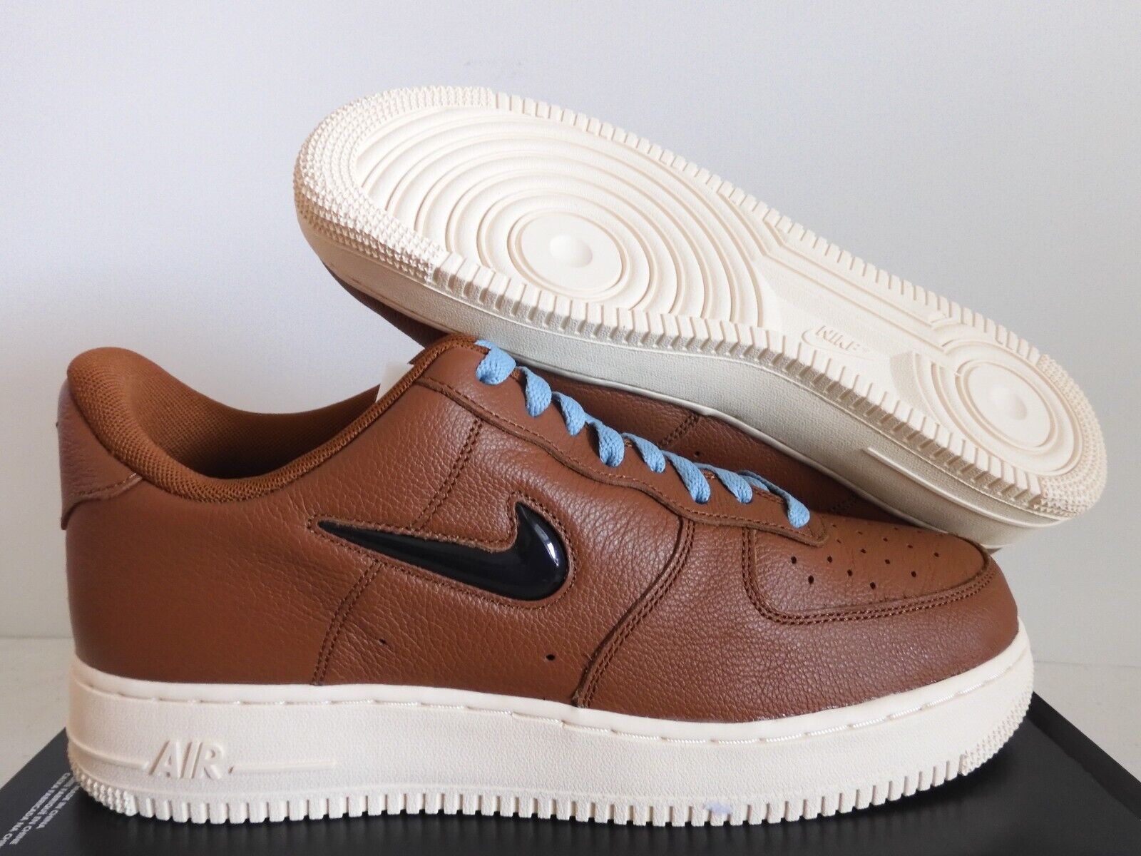  Nike Mens Air Force 1 Low '07 Premium DO9785 200 Pecan - Size  8