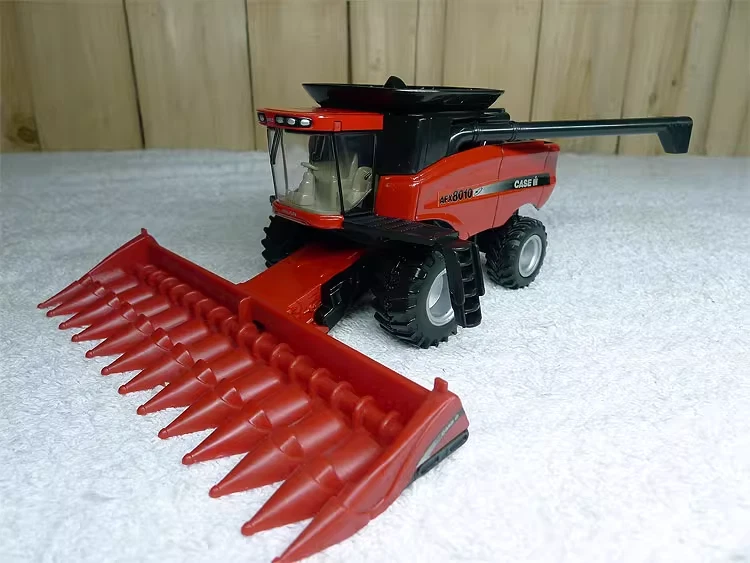 ERTL 2003 Case IH AFX Revolution AFX8010 1/64Combine Dealer Collector's Edition - Image 2 of 4