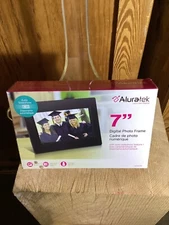 Aluratek 7" Black Digital Photo Frame with Automatic Slideshow Model ADPF07SF