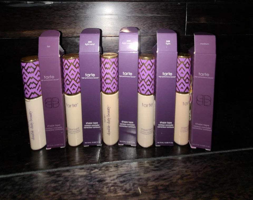 Corrector de contorno con cinta en forma de tarta - Justo - Luz - Arena ligera - Luz - Medio - Medio Foto 3 de 4