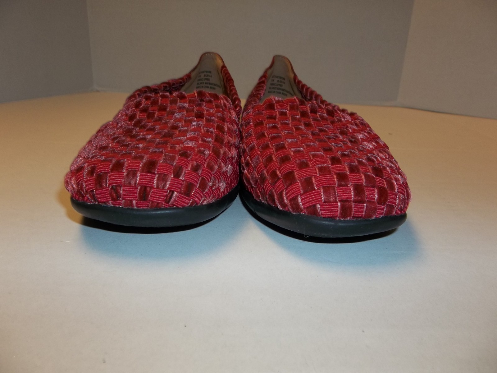 Comfortview The Bethany Slip On Flat Size 11W Red Comfort Padded Woven Loafer