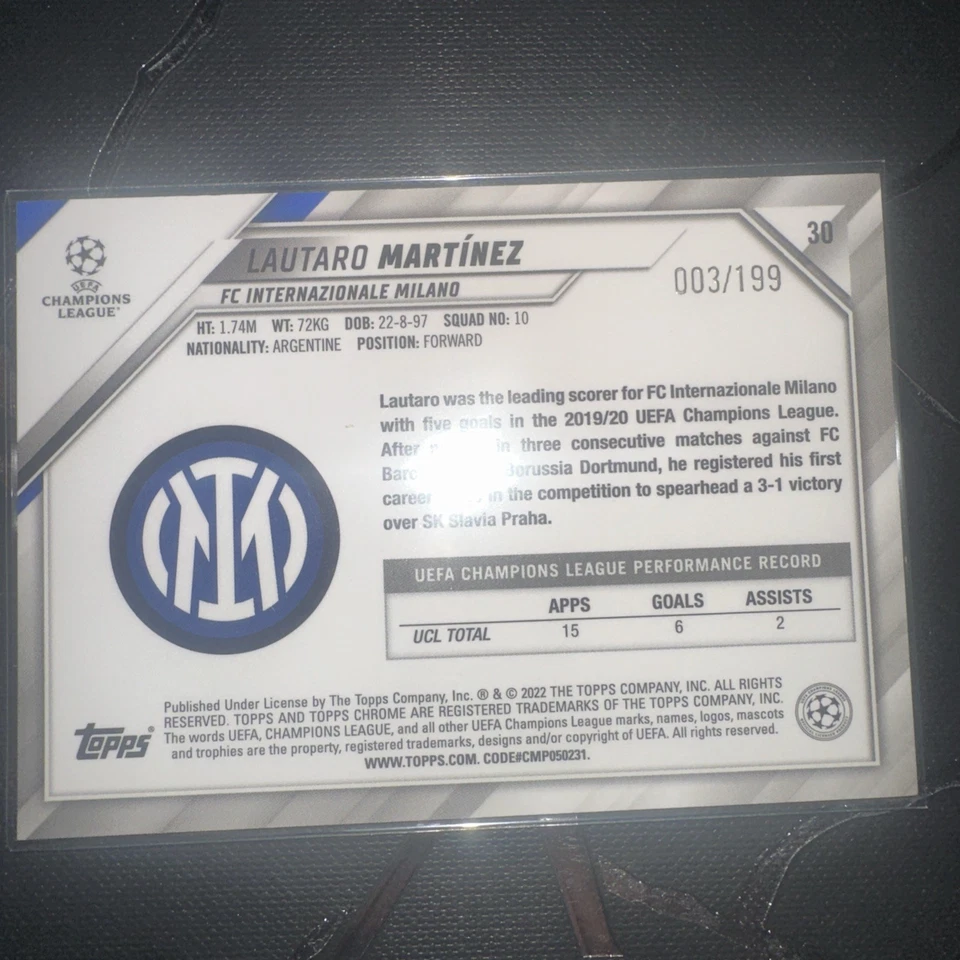 2021-22 Topps Chrome UCL - Lautaro Martinez #30 Aqua Wave Refractor /199 - Image 2 of 2