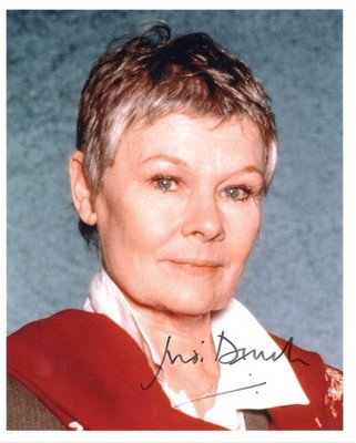 Judi Dench Schauspielerin JAMES BOND etc signed 10x8 Col Foto handsigniert
