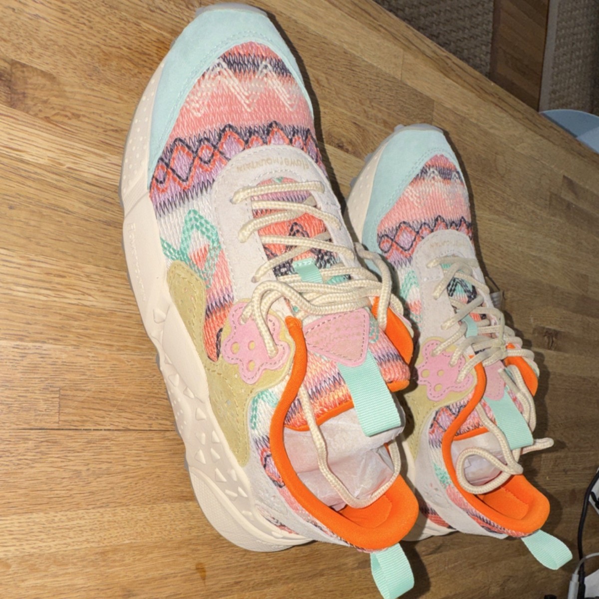 Flower Mountain Multicolor Geometric Breathable Women's Low Top
