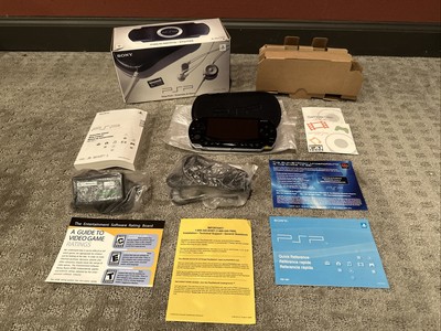 Sony PlayStation PSP Value Pack Handheld System PSP-1001 Almost Complete  CIB
