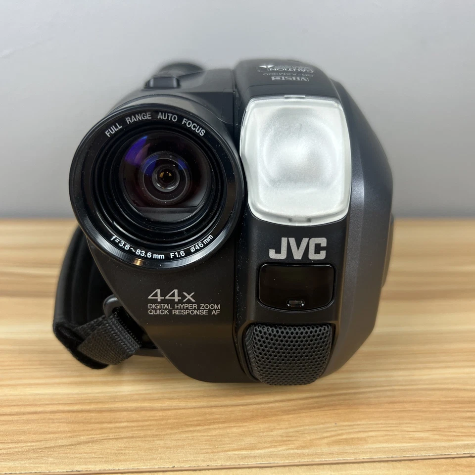 WORKING Vintage 1998 JVC Video Camcorder Camera GR-AXM300U HUGE BUNDLE - Image 4 of 4