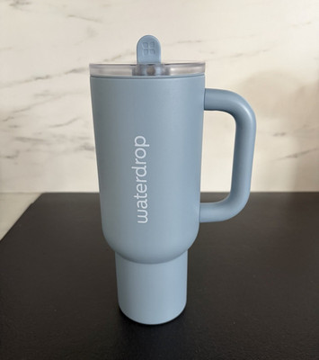 Waterdrop Tumbler 1100 ml blau mit Griff & Deckel für Heiß- und Kaltgetränke 