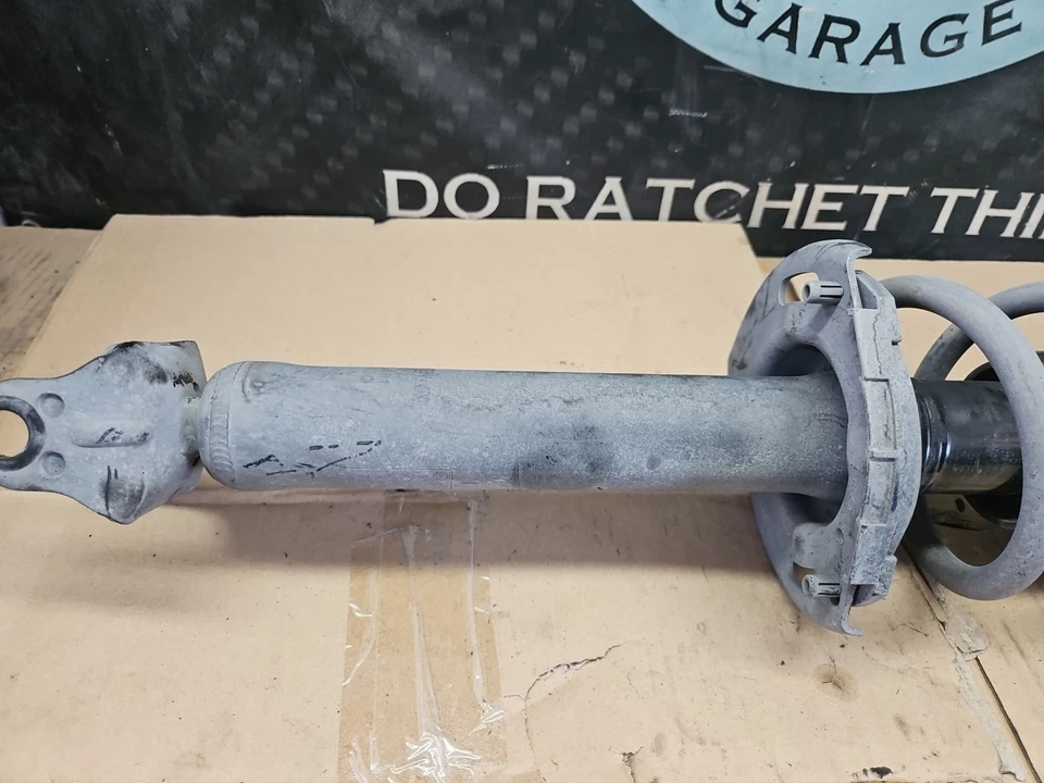 Задний амортизатор подвески 16-20 Infiniti Q50 Premium Sport E6210-4GA0D - Изображение 4 из 4