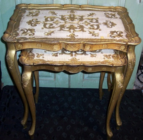 Pair Vintage Italian Florentine MCM Hollywood Regency Gold Gilt Nesting Tables