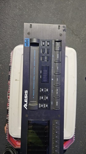 Alesis ADAT 16 bit professional 8 track digital multi-track recorder S-VHS tape - Picture 3 of 6
