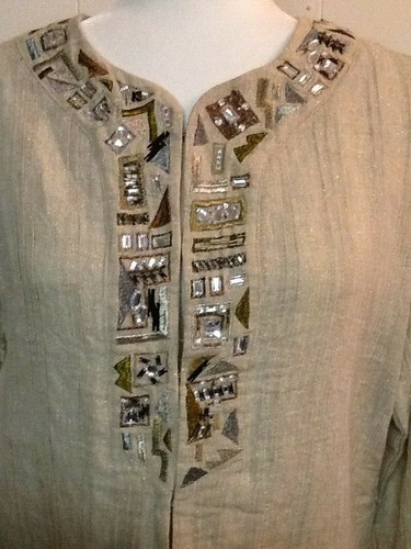 Chicos Top Sz 0 (=Sm) Beige Linen Blend Beaded Embroidery Gold Metallic Shimmer - Picture 2 of 12