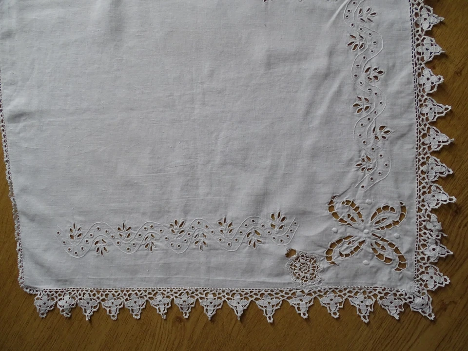 RIDEAU BRISE BISE ,DESSUS GRANDE ETAGERE BRODE MAIN RICHELIEU COTON BLANC 111x61 - Photo 4/4
