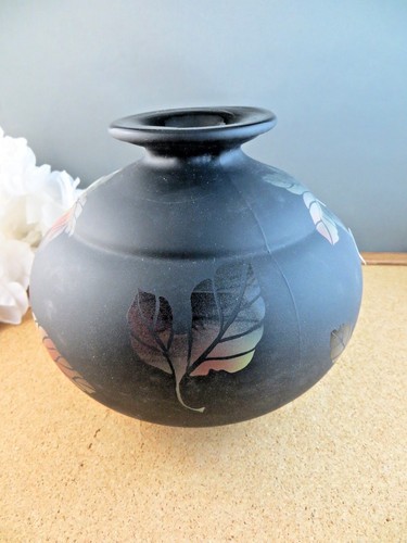 Fenton Glass Black Matte Fall Leaf Iridescent Leaves Squat Bulbous Vase - Picture 9 of 12