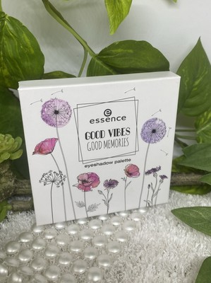 essence GOOD VIBES GOOD MEMORIES Eyeshadow Palette Lidschatten 9 Farben 13,5 g