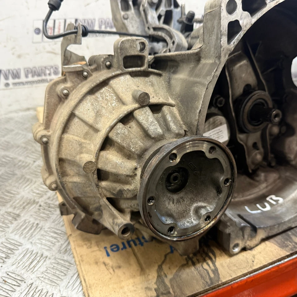 AUDI A3 8P VW GOLF SEAT LEON SKODA LUB GEARBOX 5SP MANUAL 1.6TDI CAY 2008-2012 - Image 4 of 4