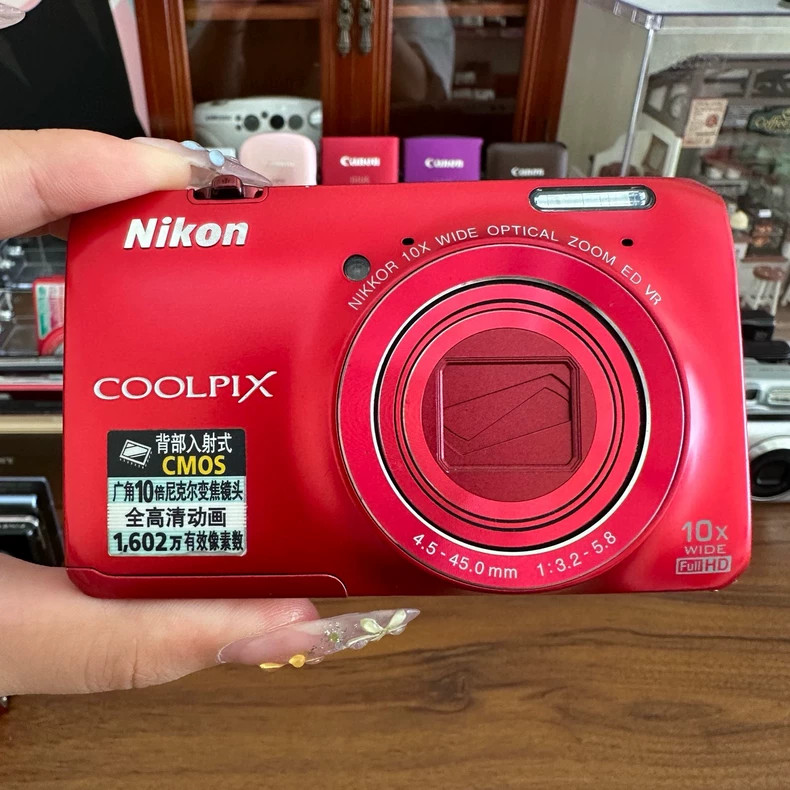 Nikon COOLPIX S6300 16.0MP Digital Camera 10X Zoom Roes RED