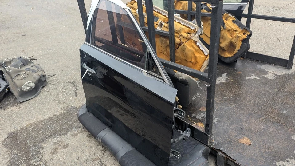 (LOCAL PICKUP ONLY) Passenger Right Front Door Electric Fits 14-22 INFINITI Q50 - Image 2 of 4