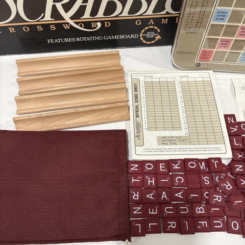 SCRABBLE 1989 Deluxe Edition 100% Complete Rotating Game Board Milton Bradley - Picture 2 of 6