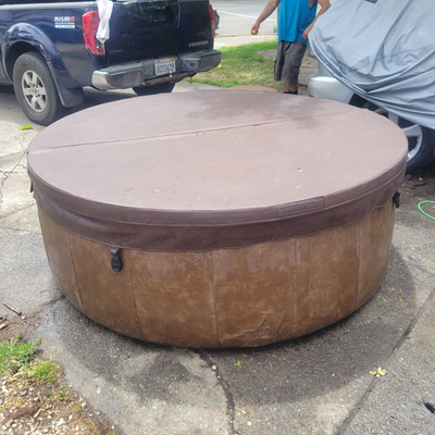 #ad Round Hot Tub Spa Brown White w Hydrotherapy Jets amp; Locking Hinged Cover $800.00