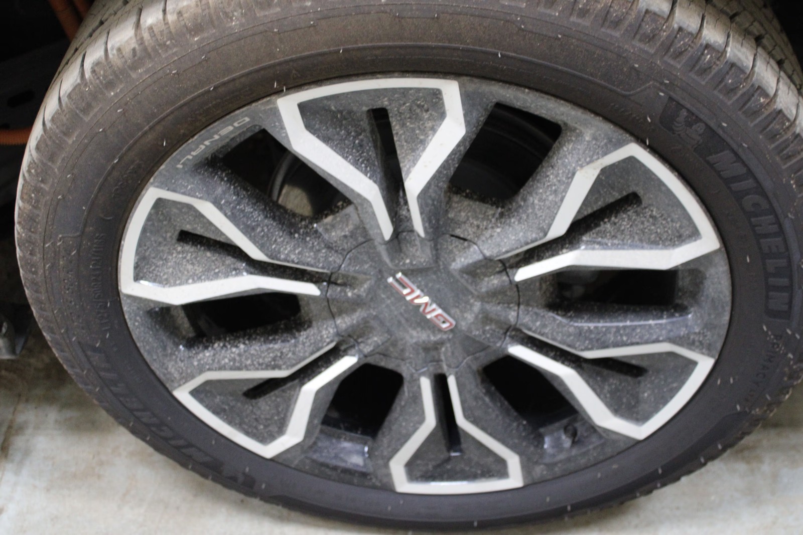 Wheel 6 Spoke 24x9 Opt Ree Fits 24-26 SIERRA DENALI EV 3234094