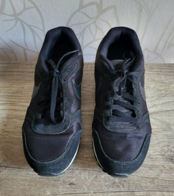 Nike MD Runner 2 Damen Schuhe  Sportschuhe Sneaker  Schwarz EUR 40