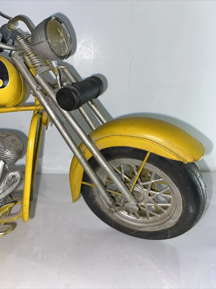 METAL YELLOW & WHITE MINI MOTORCYCLE V-TWIN PANHEAD STYLE MODEL 8" T x 15” W - Image 3 of 4
