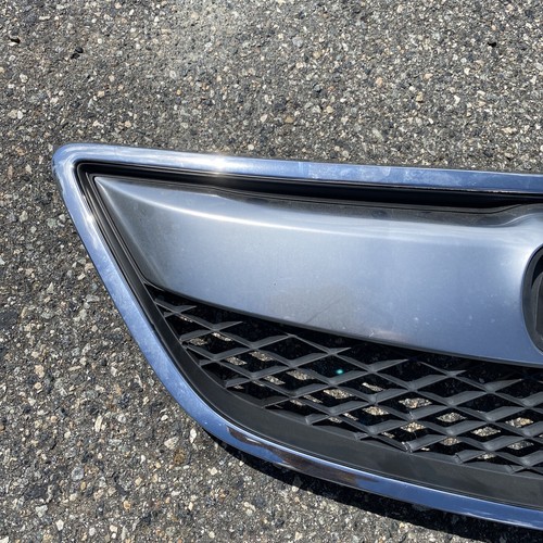 2015 ACURA RDX OEM FRONT UPPER EXTERIOR GRILLE ASSEMBLY 71122-TX4 2013 2014 - Picture 2 of 12