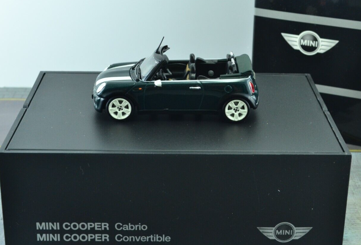 MINI006 Mini Cooper S Green with Stripes Minichamps 1/43