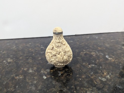 Vintage Chinese or Japanese Snuff Bottle Carved Resin 3D Image Cherry Blossoms - Picture 3 of 10