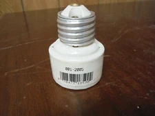 Leviton 2005 Medium Base Glazed Porcelain Lampholder White