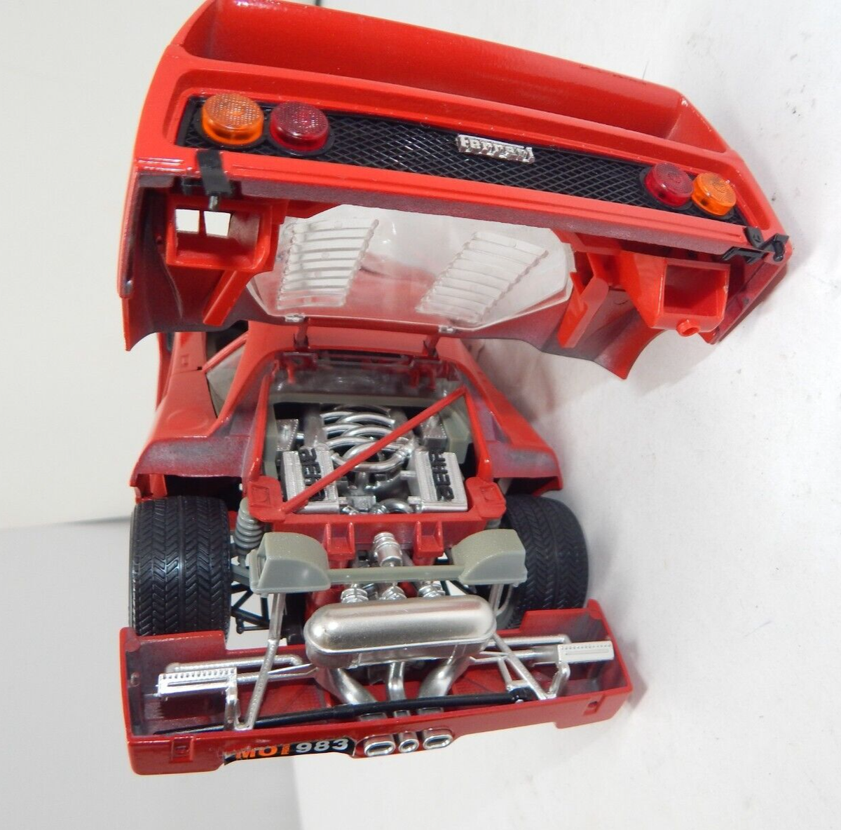 Bburago 1987 Ferrari F40 Red 1:18 Scale Diecast Model Car