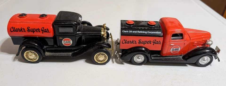 Lot of 2 Clark’s Super Gas Tanker Trucks – Liberty Classics Die-Cast – Read... - Image 4 of 4