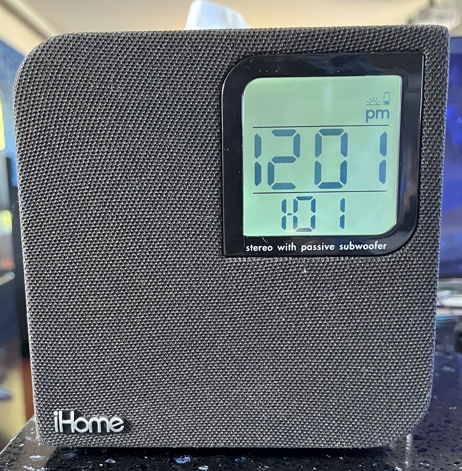 iHome Dual Alarm Clock Radio with iPod Dock (30 pin, Model iH12)