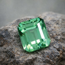 19.35ct. Natural Colombian Translucent Emerald Emerald Green loose gemstone