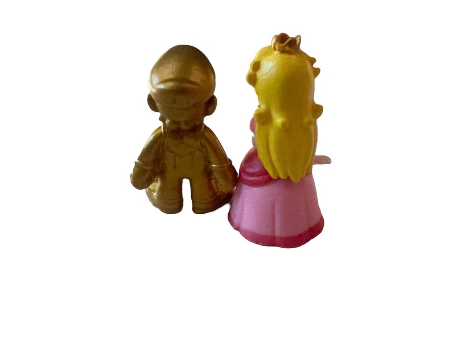 Figuras Nintendo MICRO LAND - Dorado Mario & Princess Peach Foto 2 de 4