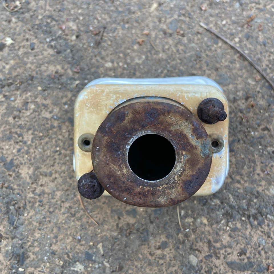 Ford Falcon Futura Ranchero 1962-1963 lámpara de parque carcasa superior izquierda Foto 4 de 4