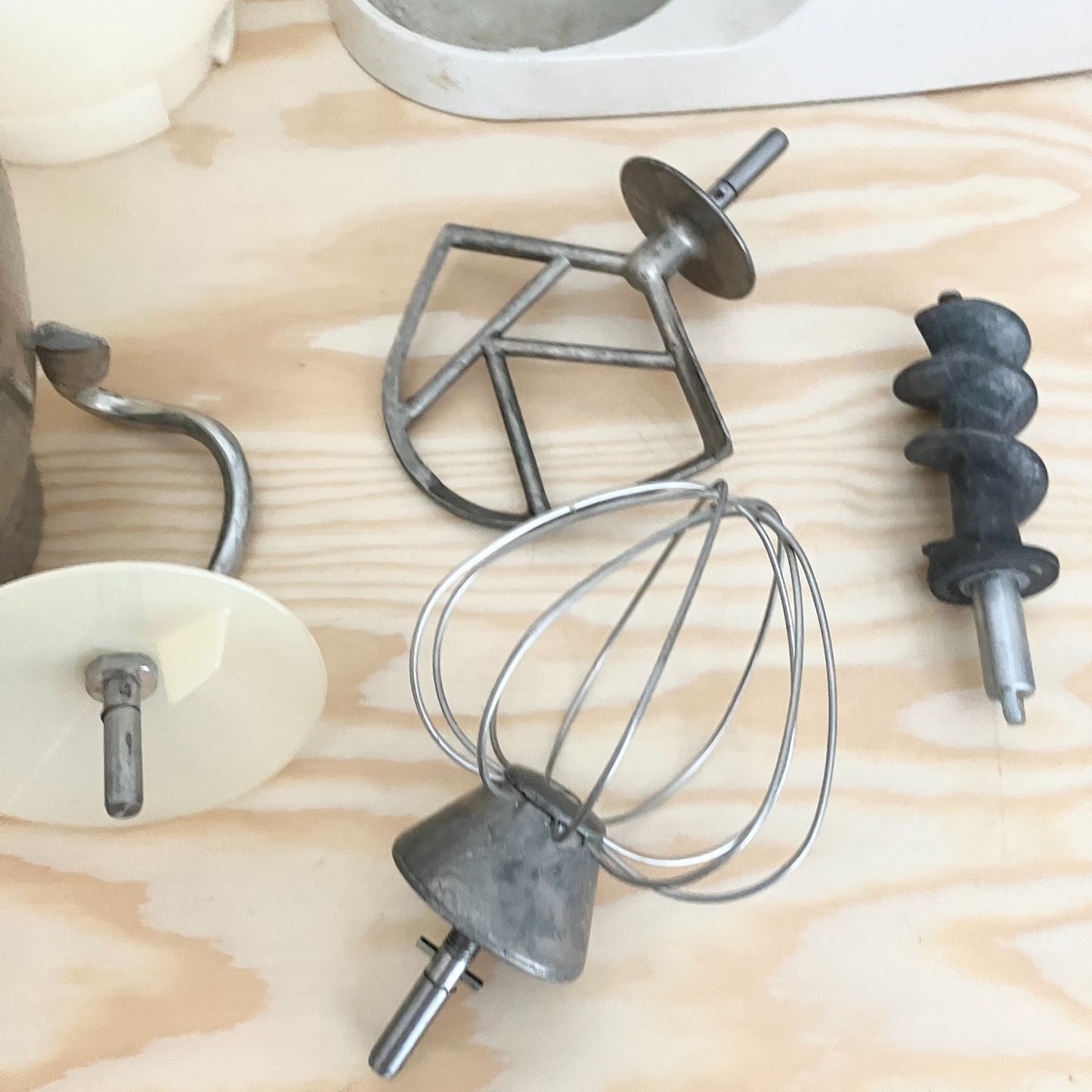 Kenwood Chef A702 Stand Mixer With Attachments for sale online | eBay