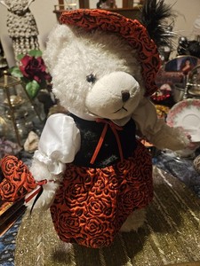 Beautiful Red Hat Bear, Roses, Heart, Vintage