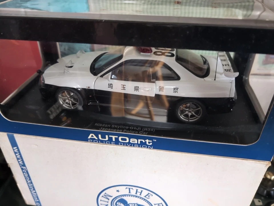 AUTOART JAPANESE POLICE AR Saitama Prefectural Police#806 NISSAN SKYLINE GT-Rr34 - Image 2 of 4
