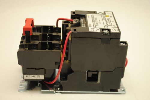 Used Square D 8536SBO2S Size 0 Starter 3-Pole 600V-Max 120V-Coil With Overload - Picture 3 of 7