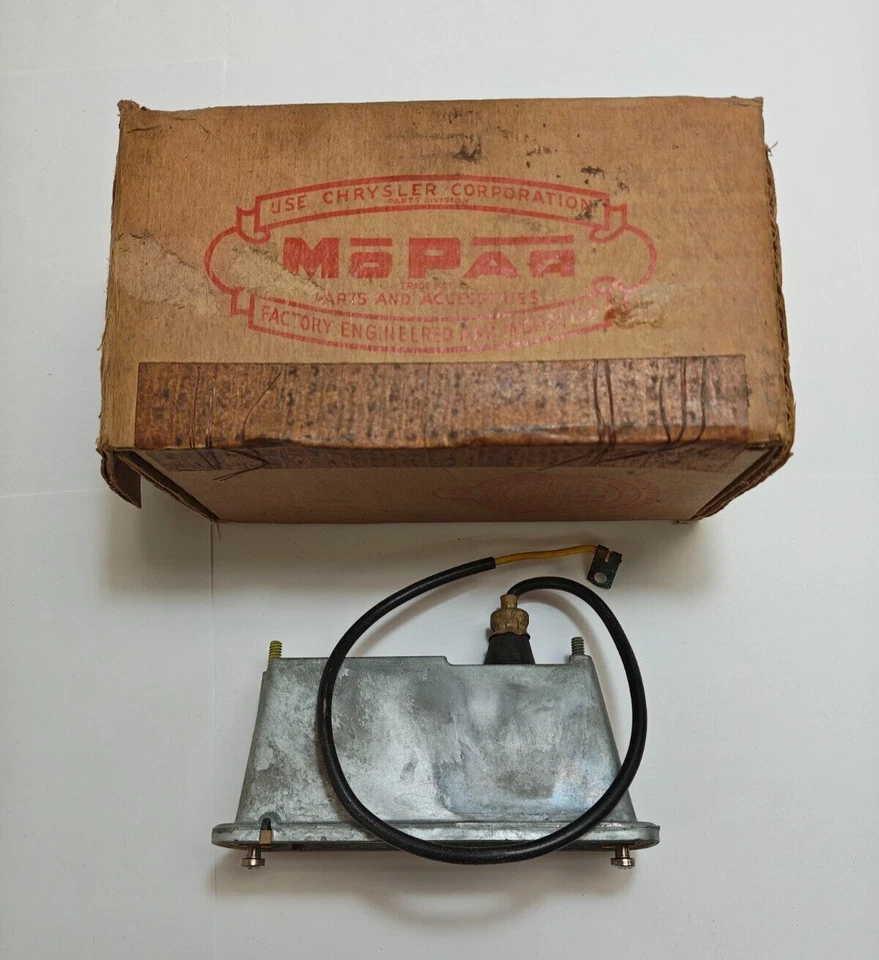 Luz de lámpara de estacionamiento del lado izquierdo del conductor Plymouth Savoy Belvedere 1955 1595176 nueva de colección Foto 3 de 4