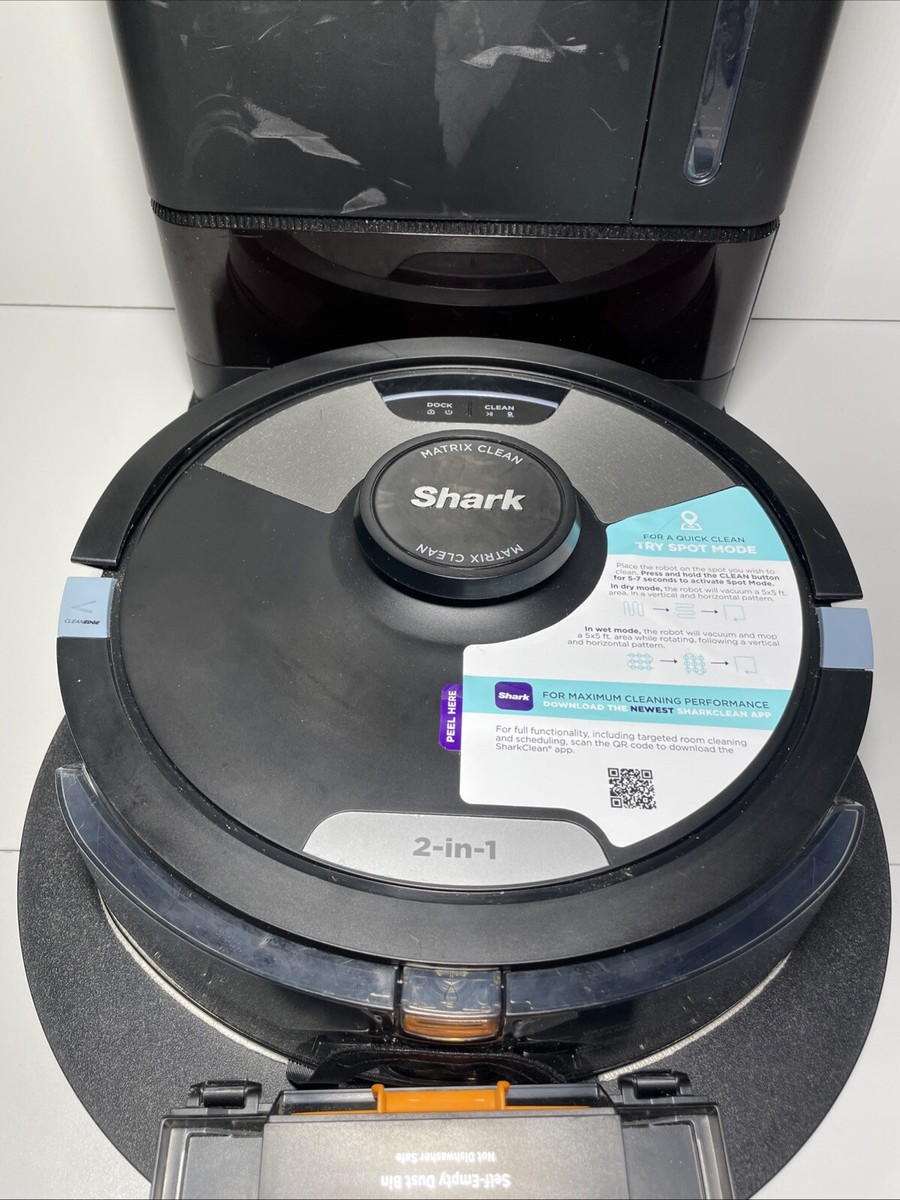 Shark AI Ultra 2-in-1 Robot Vacuum and Mop and XL Self-Emptying