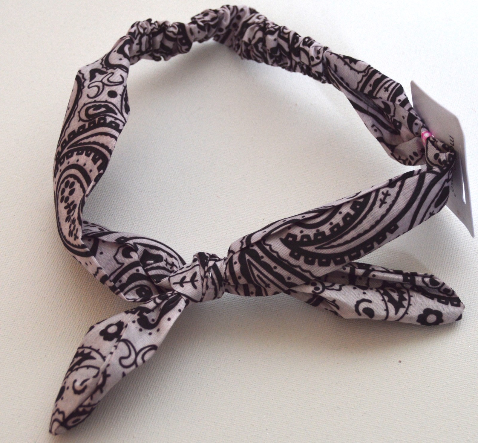 NEW White Paisley Printed Stretch Headband Knotted Bow Bandeaux Womens Fashion